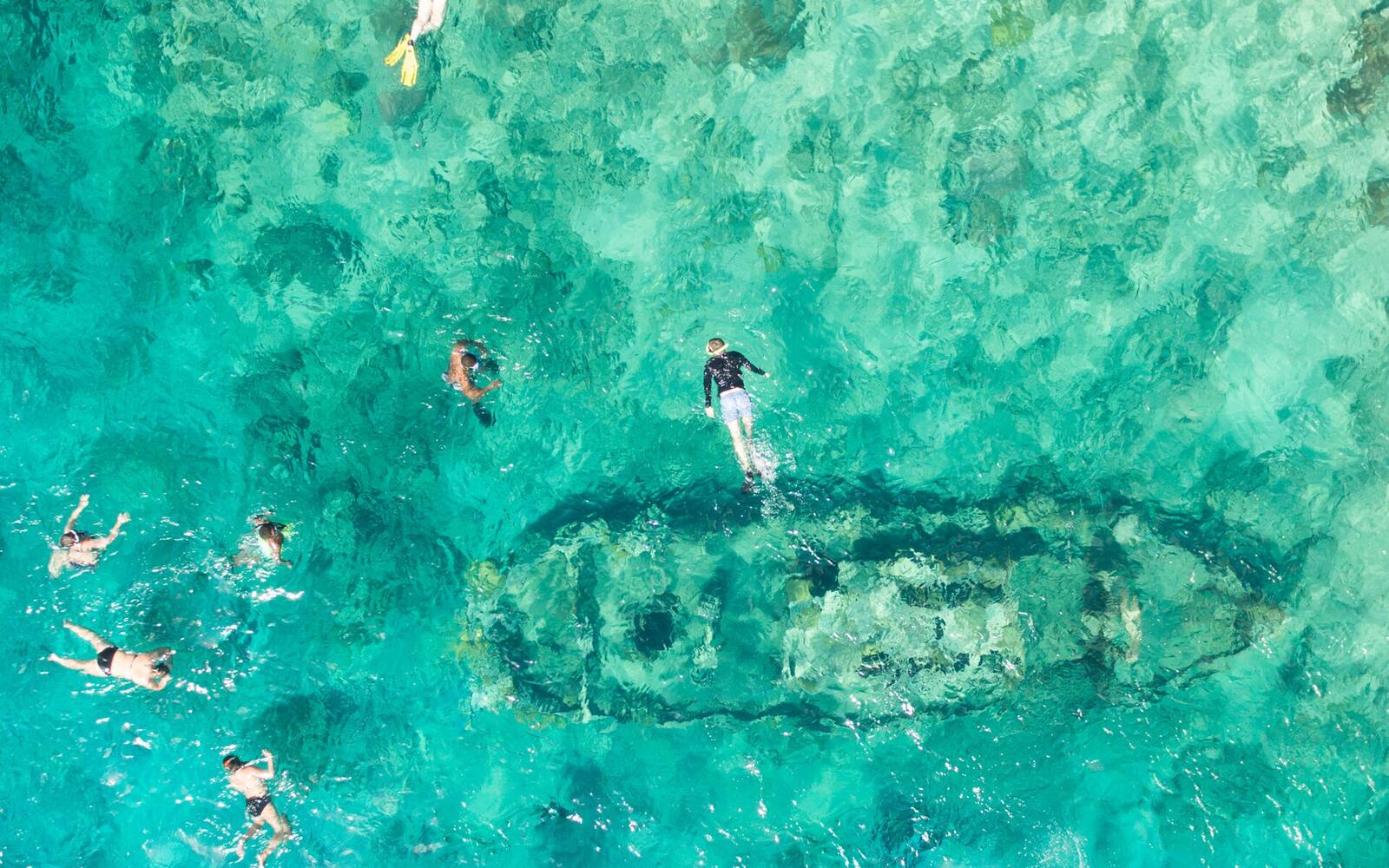 Tugboat Beach, Caracasbaai